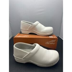 Dansko Pro XP White Size 41 (Mens size 8 & Womens 10-10.5) Style 3906-010101